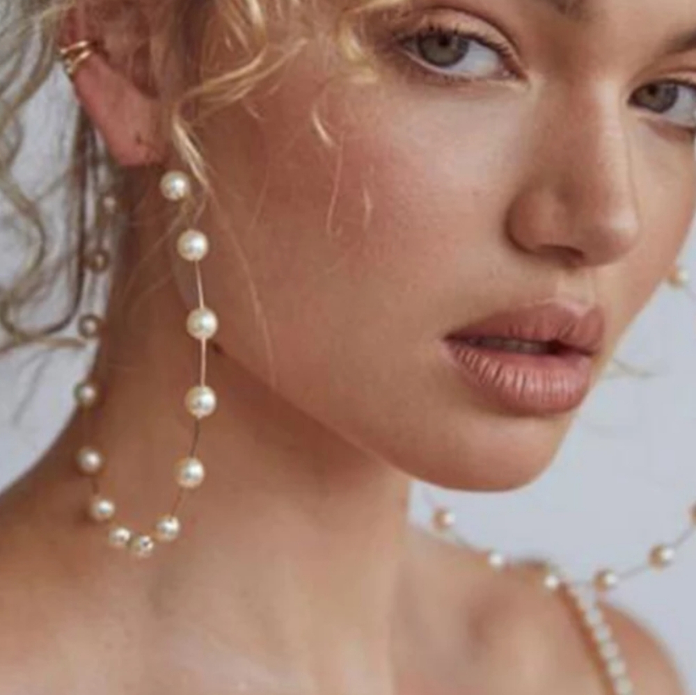 Relisted ◇Beth◇ Pearl Gold Hoops - Picture 2 of 4